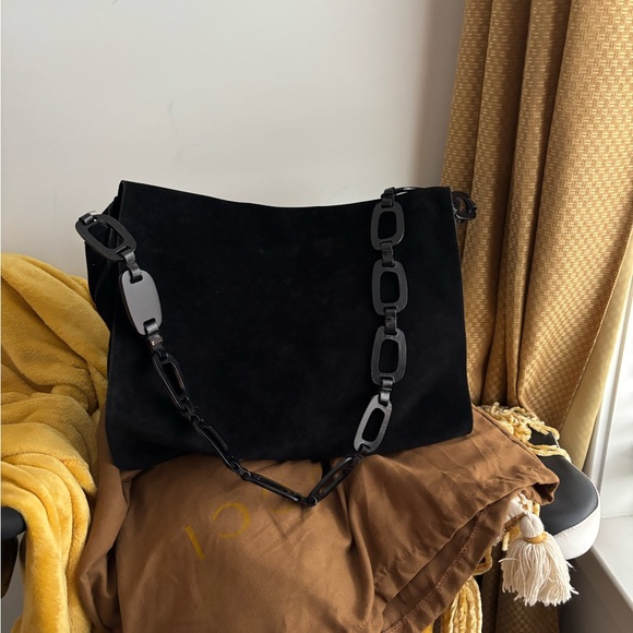 Gucci Black Leather Strap with Logo Detail - Picture 3 of 16